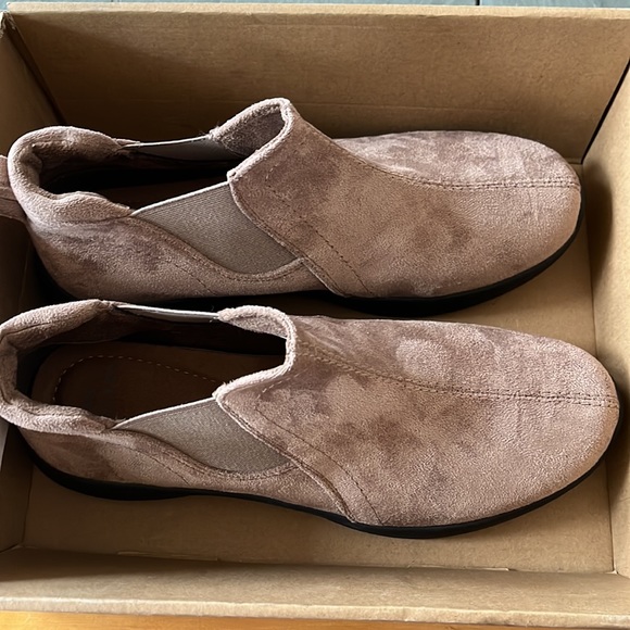 New leather/suede bootie features a stylish round toe, arch support. - Picture 5 of 7